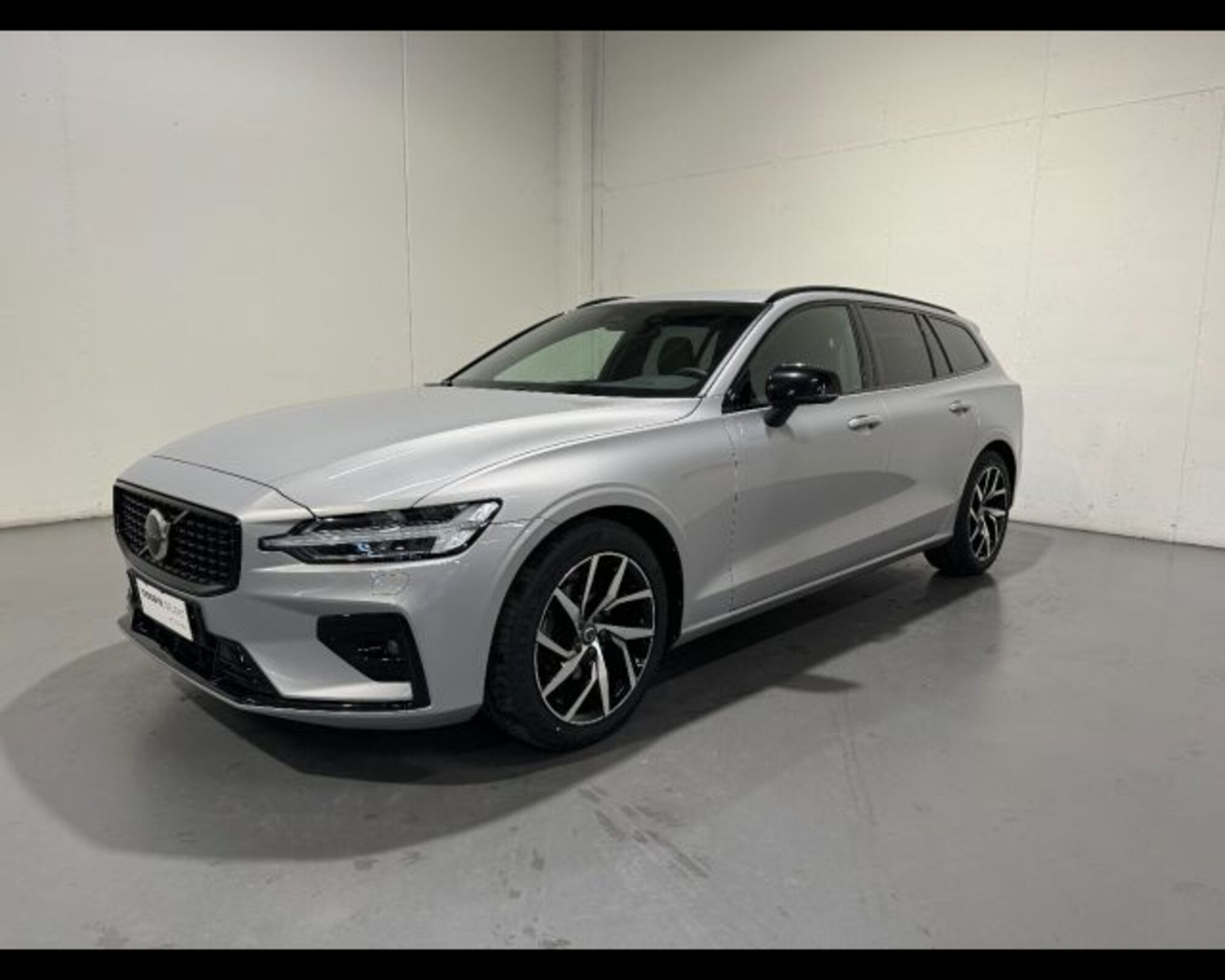 Volvo V60 B4 automatico Plus Dark  del 2022 usata a Conegliano