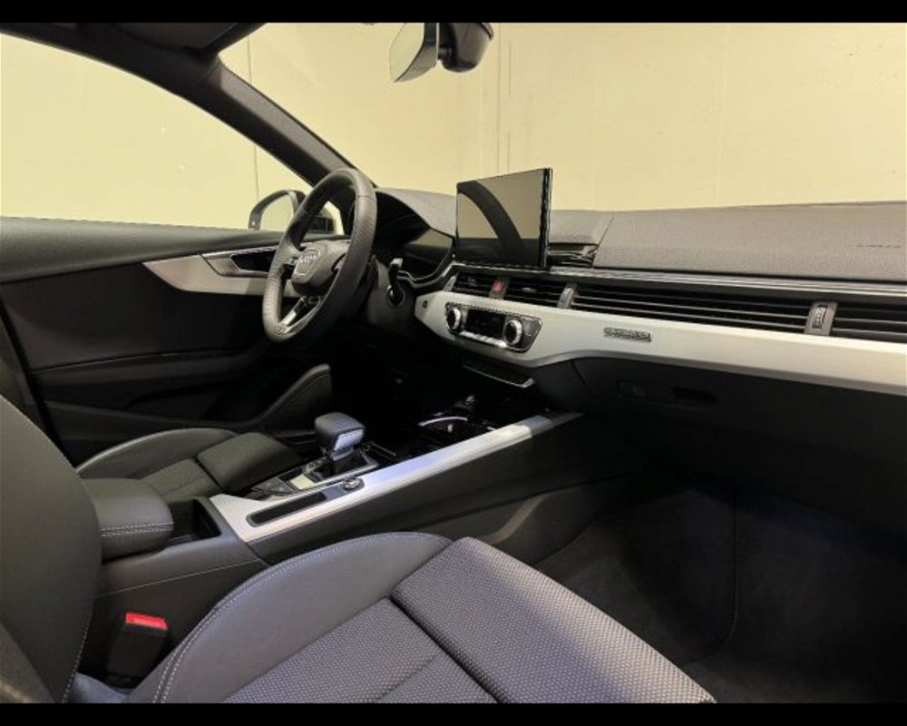Audi A4 Avant 40 2.0 tdi mhev Business quattro 204cv s-tronic del 2023 usata a Conegliano (4)