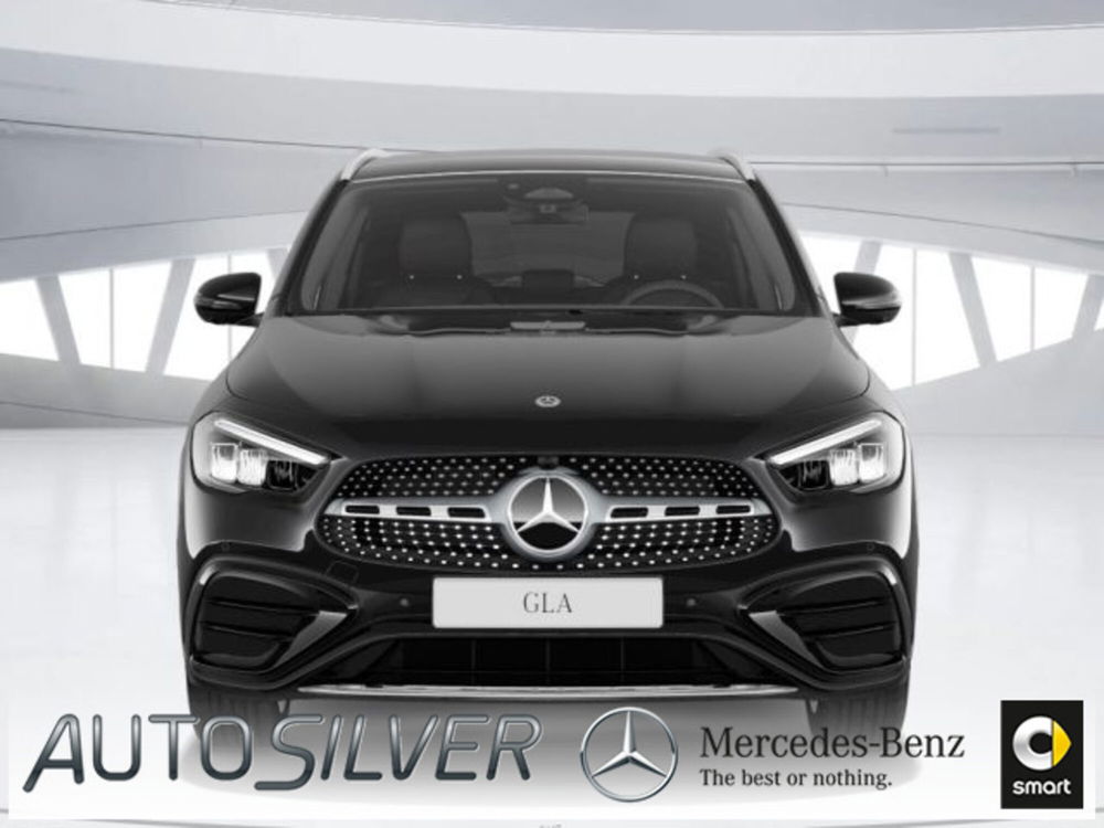 Mercedes-Benz GLA SUV nuova a Verona (3)