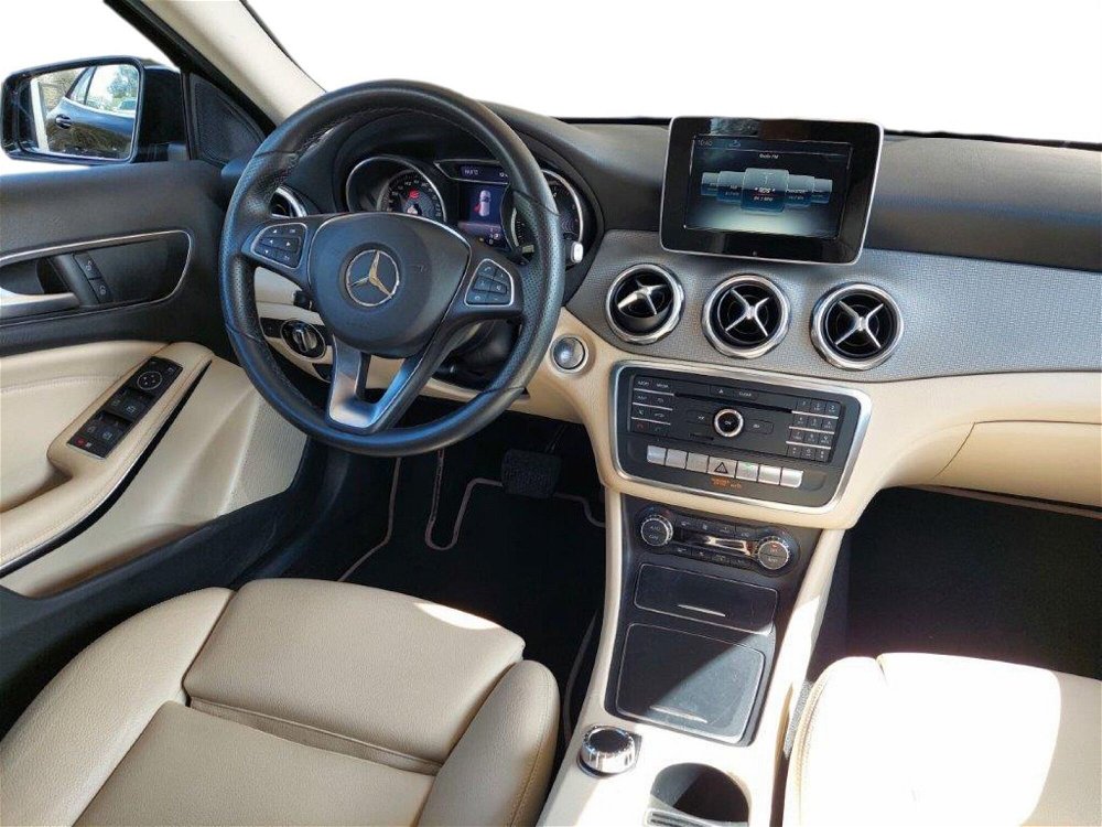 Mercedes-Benz GLA SUV 200 d Automatic 4Matic Sport  del 2017 usata a Triggiano (3)