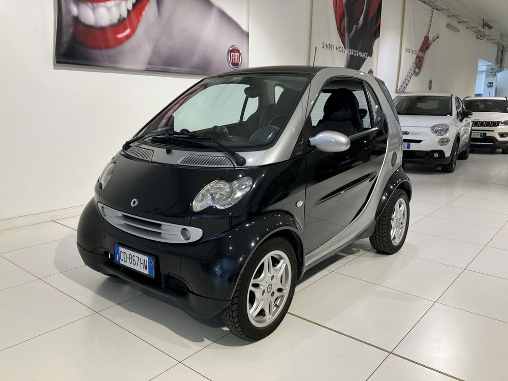 smart fortwo 700 coupé passion (45 kW) del 2004 usata a Fornovo di Taro