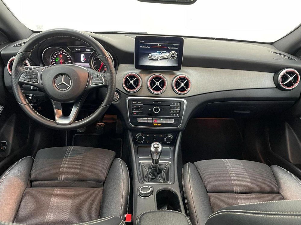 Mercedes-Benz CLA 200 Sport  del 2017 usata a Lurate Caccivio (3)