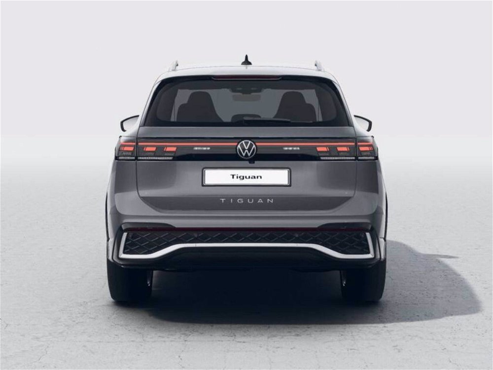 Volkswagen Tiguan 2.0 TDI 150 CV SCR DSG R-Line nuova a Grugliasco (4)