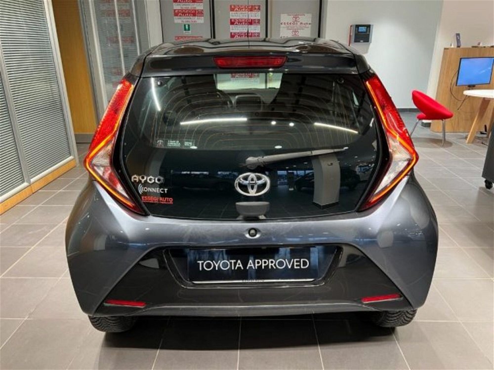 Toyota Aygo 1.0 VVT-i 72 CV 5 porte x-play  del 2019 usata a Albano Vercellese (4)