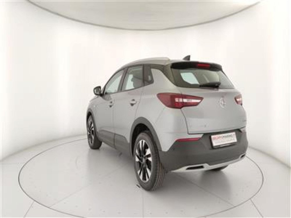 Opel Grandland X 1.5 diesel Ecotec Start&Stop Elegance  del 2021 usata a Bari (5)