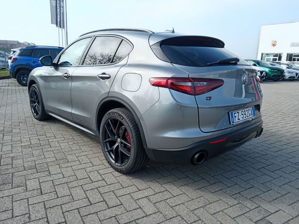 Alfa Romeo Stelvio usata a Alessandria (7)