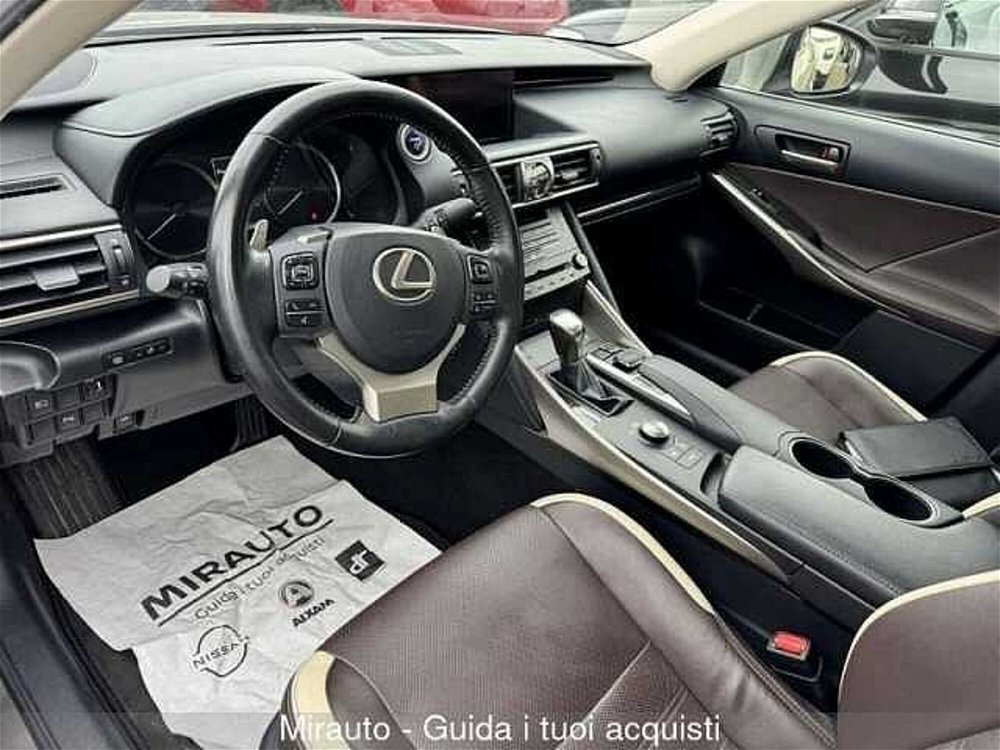 Lexus IS Hybrid Luxury  del 2018 usata a Roma (5)