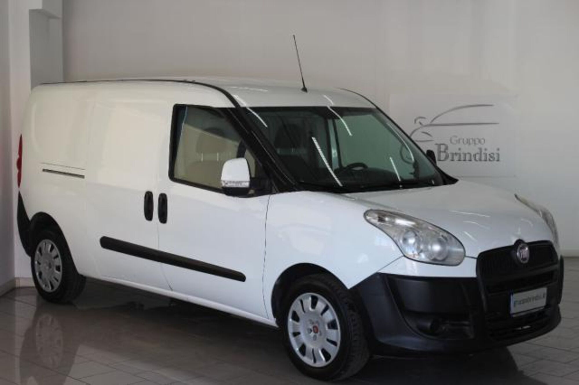 Fiat Dobl&ograve; Furgone 1.4 T-Jet Natural Power PL-TN Cargo Maxi Lamierato  del 2013 usata a Potenza