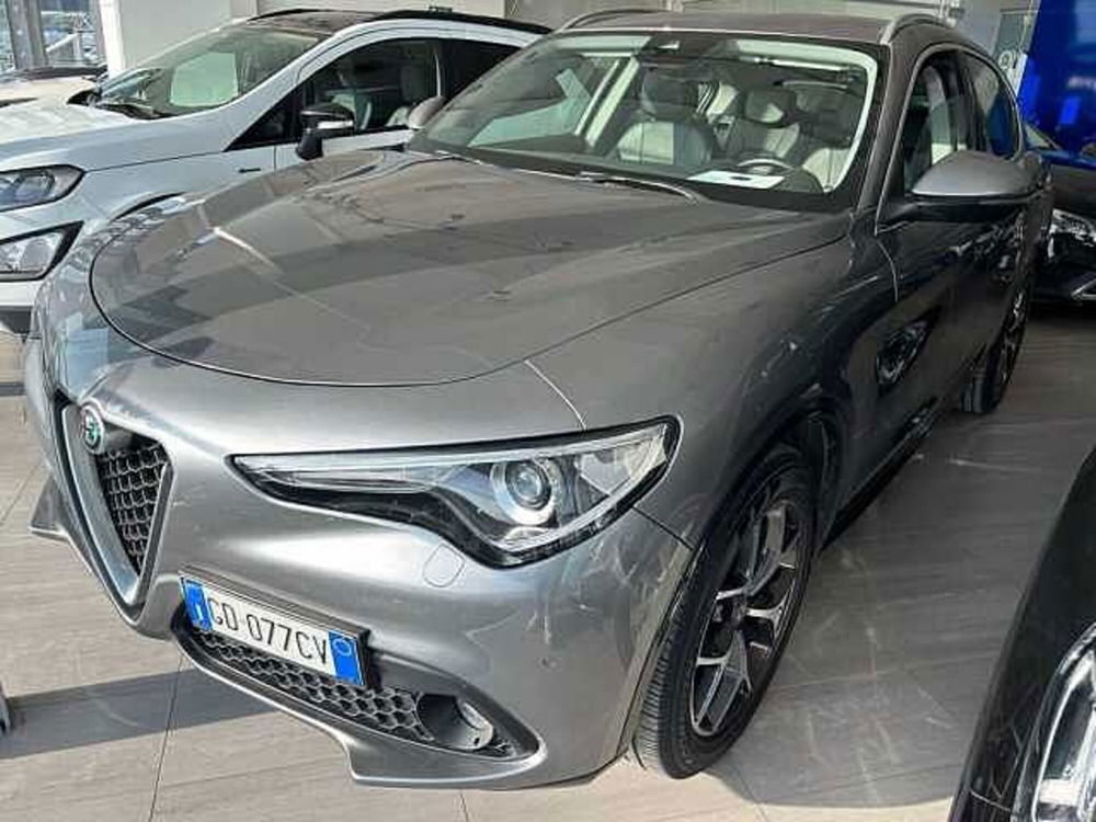 Alfa Romeo Stelvio Stelvio 2.2 Turbodiesel 190 CV AT8 Q4 Executive  del 2021 usata a Cuneo