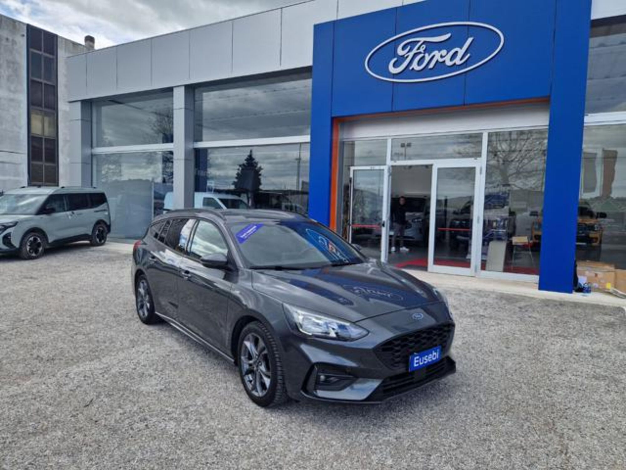 Ford Focus Station Wagon 1.5 EcoBlue 120 CV automatico SW ST-Line  del 2021 usata a Fano