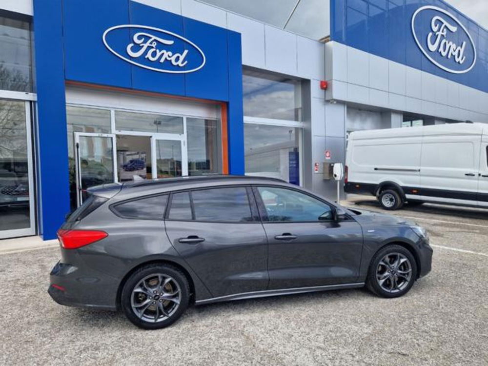 Ford Focus Station Wagon usata a Pesaro-Urbino (8)