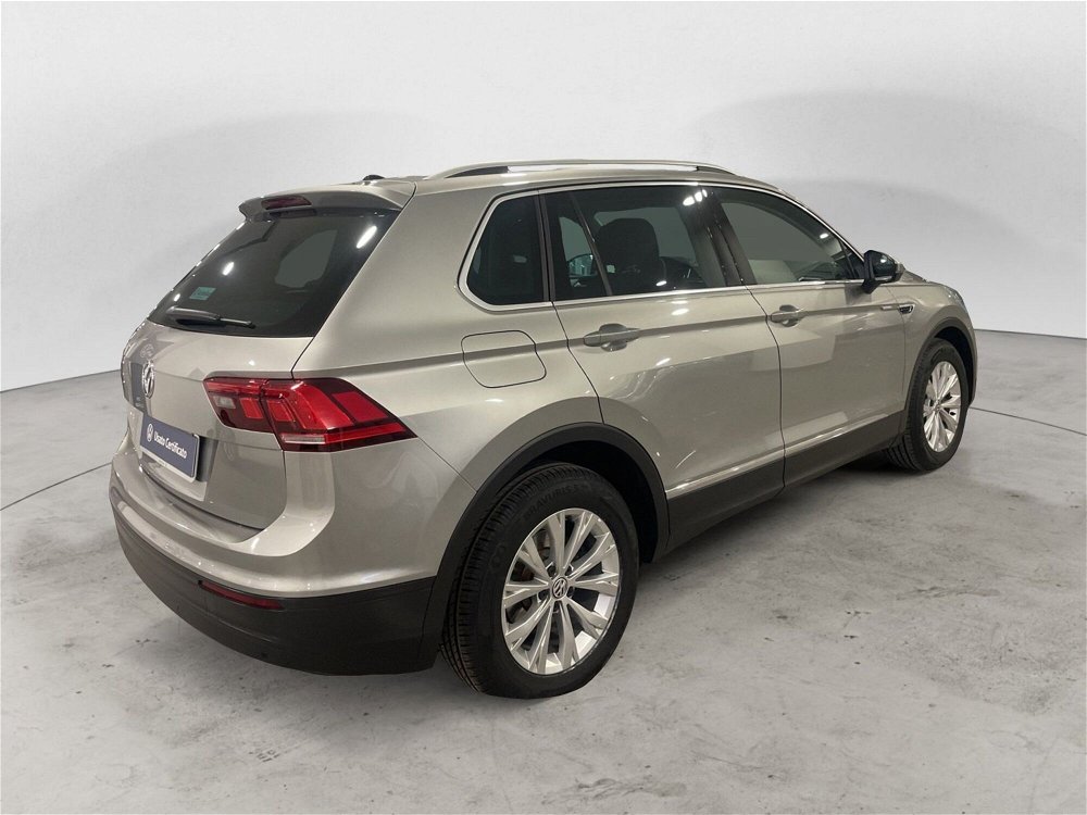Volkswagen Tiguan 1.6 TDI SCR Style BlueMotion Technology  del 2018 usata a Salerno (5)