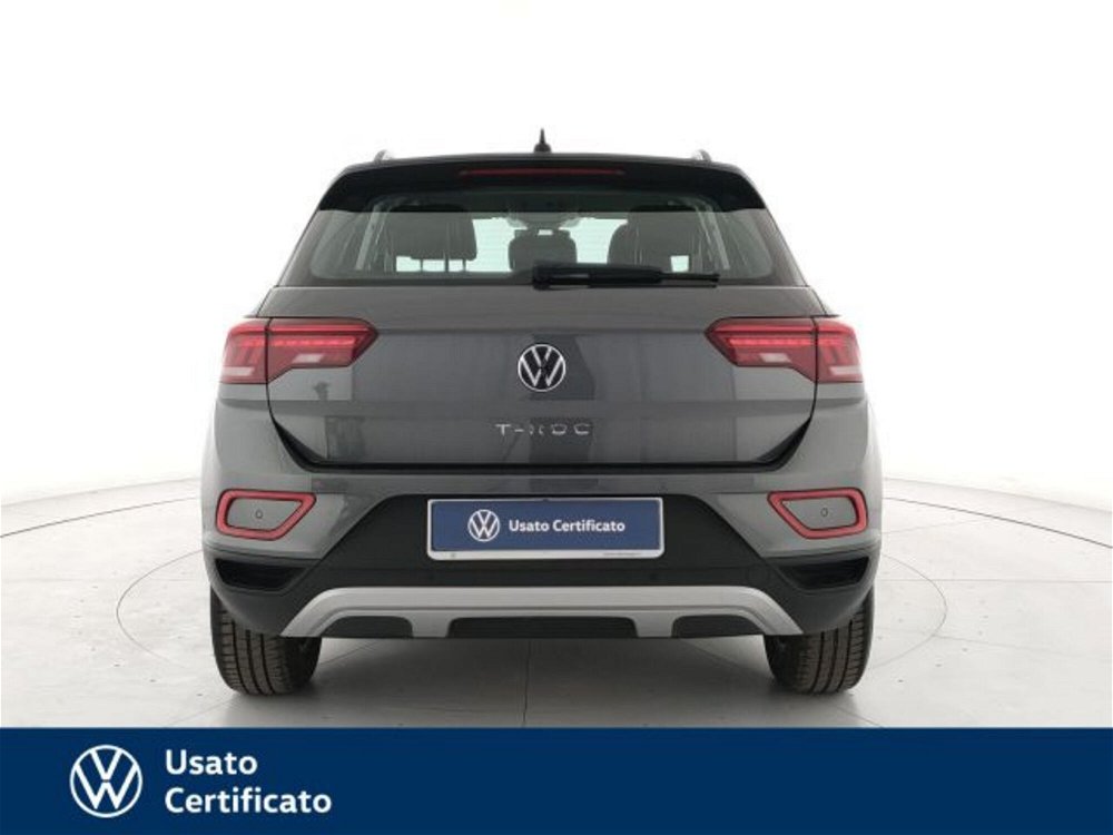 Volkswagen T-Roc 1.5 TSI ACT DSG Life del 2023 usata a Arzignano (3)