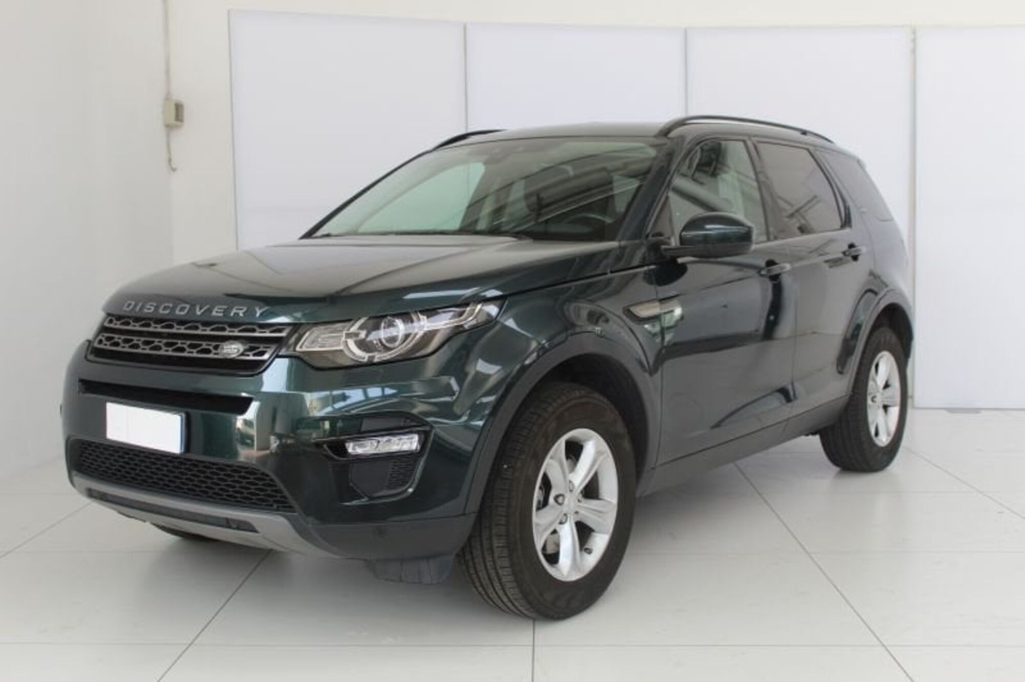 Land Rover Discovery Sport 2.0 TD4 180 CV SE  del 2016 usata a Cornegliano Laudense