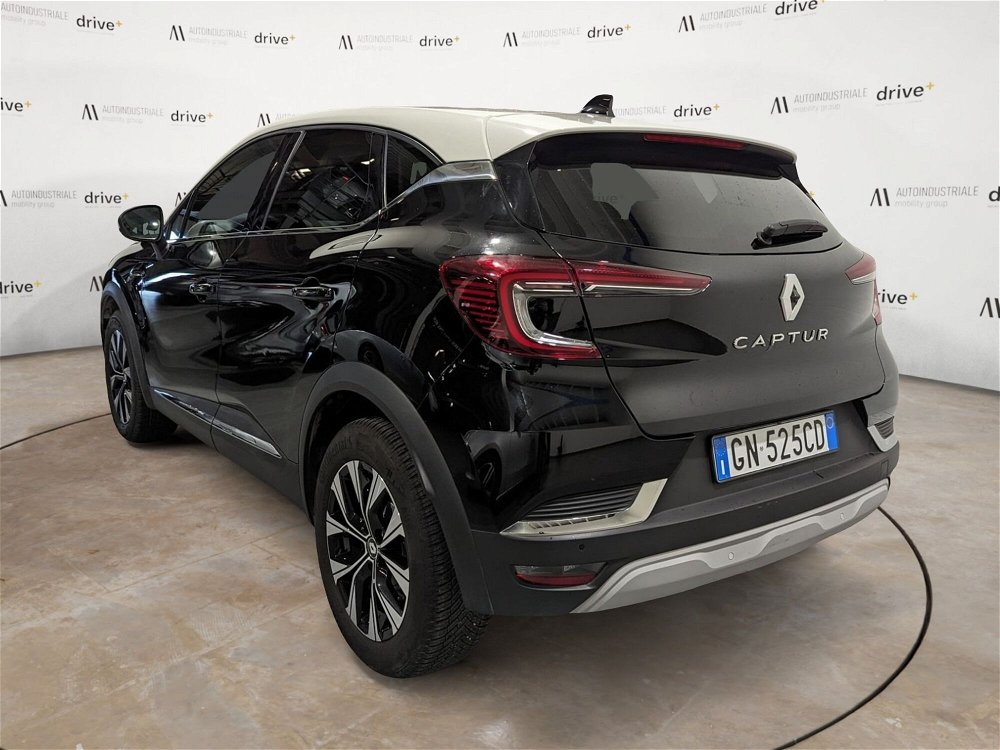 Renault Captur 1.0 tce Techno 90cv del 2023 usata a Trento (3)