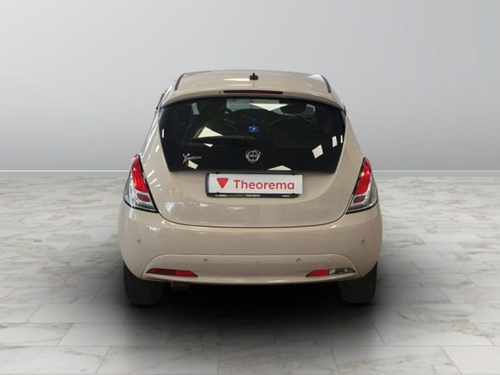 Lancia Ypsilon usata a Torino (4)