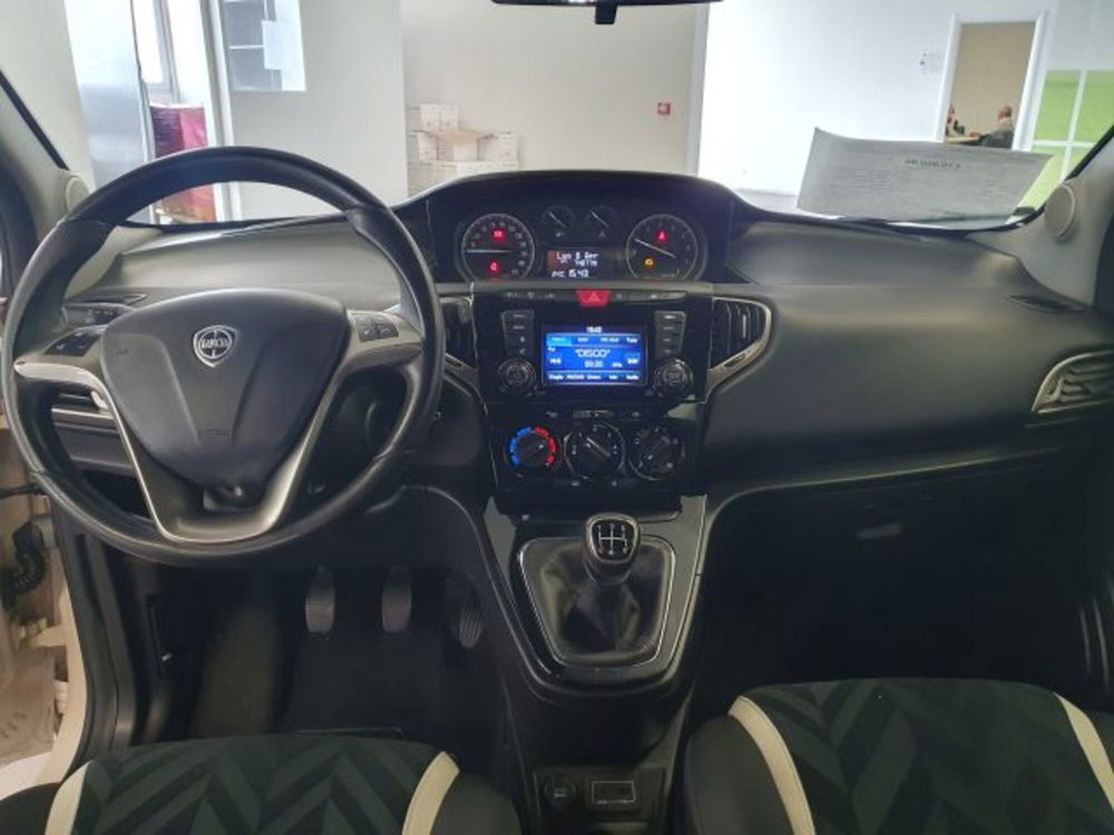 Lancia Ypsilon usata a Torino (11)