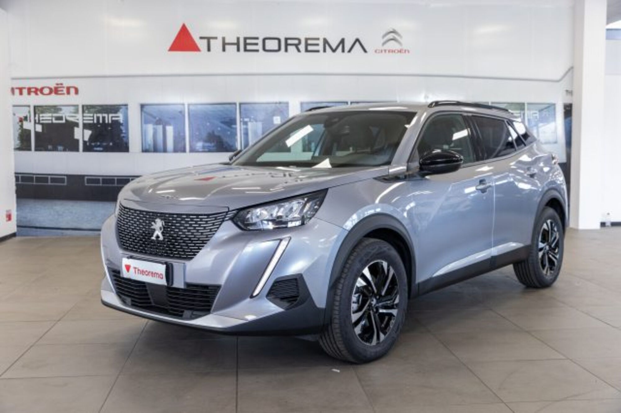 Peugeot 2008 motore elettrico 136 CV Allure  nuova a Torino