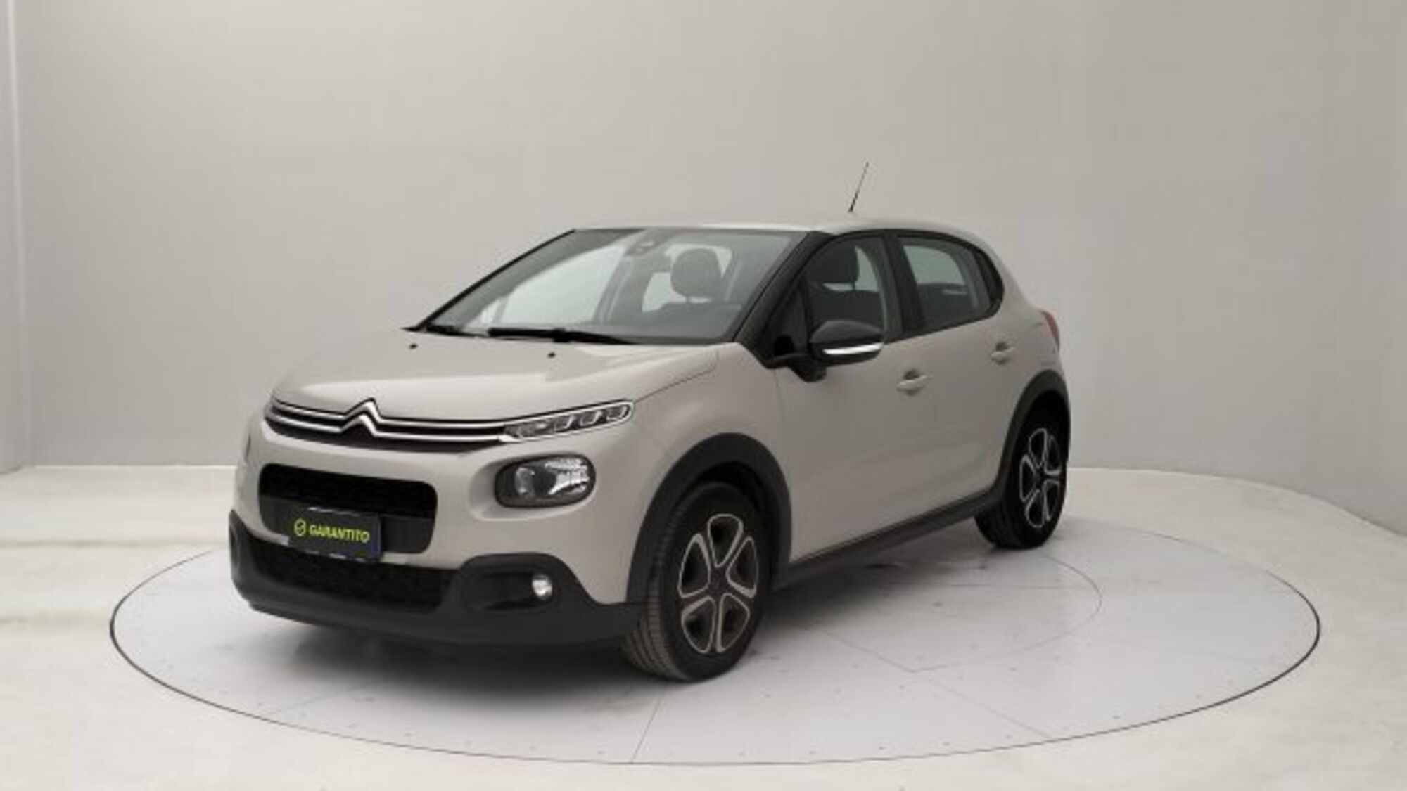 Citroen C3 1.2 puretech Max s&amp;s 83cv neopatentati del 2020 usata a Torino