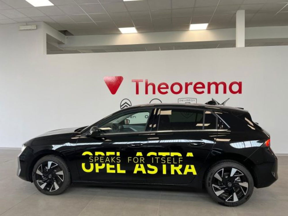 Opel Astra nuova a Torino (2)