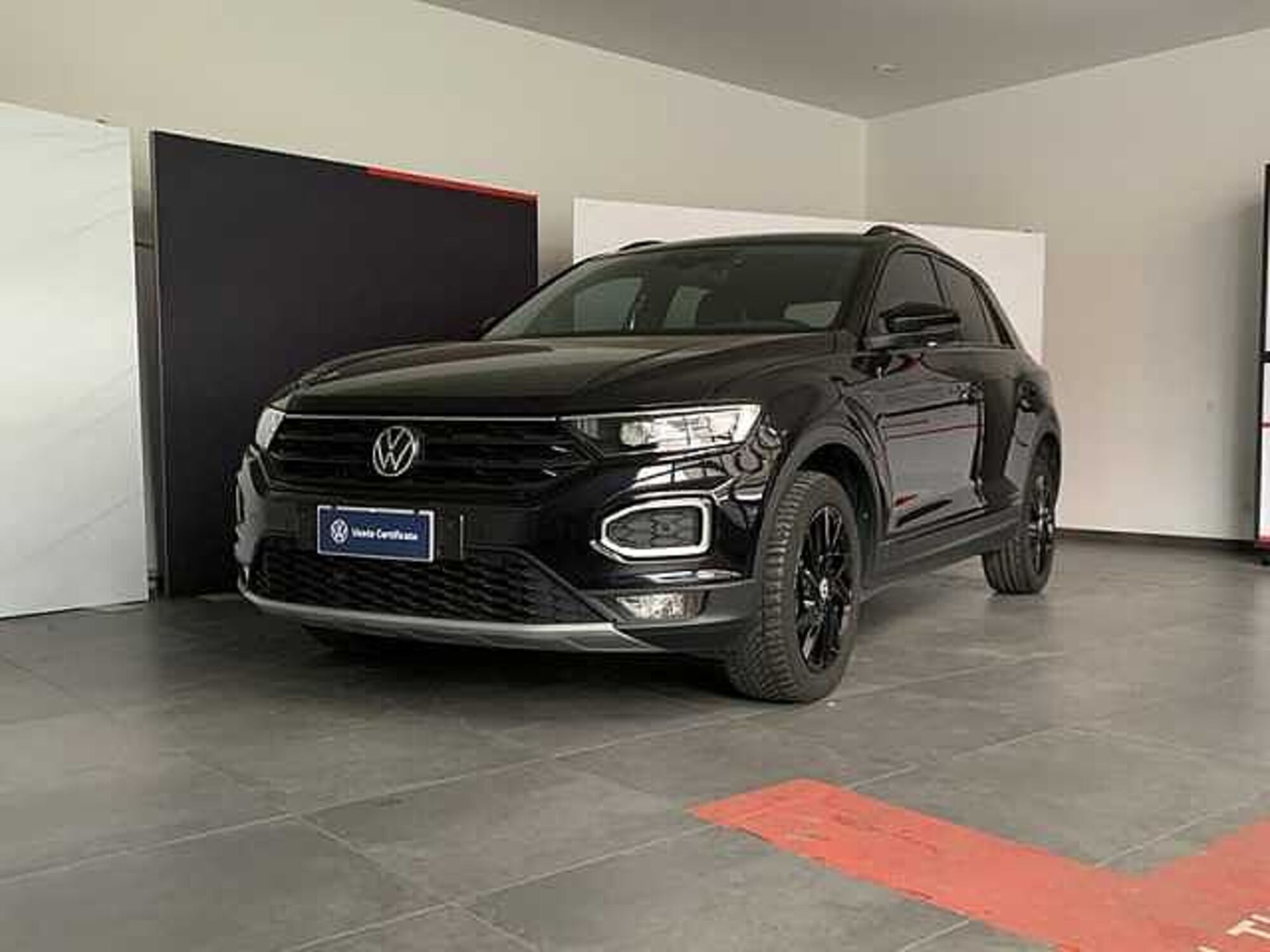 Volkswagen T-Roc 2.0 tdi Style 115cv del 2021 usata a Rende