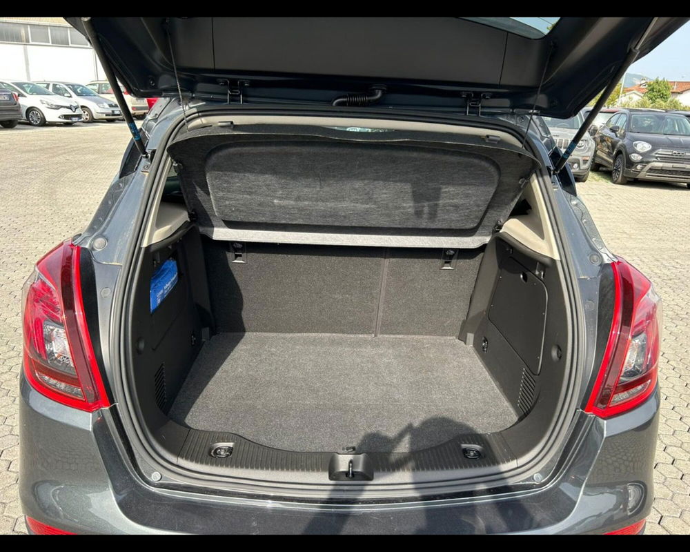 Opel Mokka usata a Lucca (18)