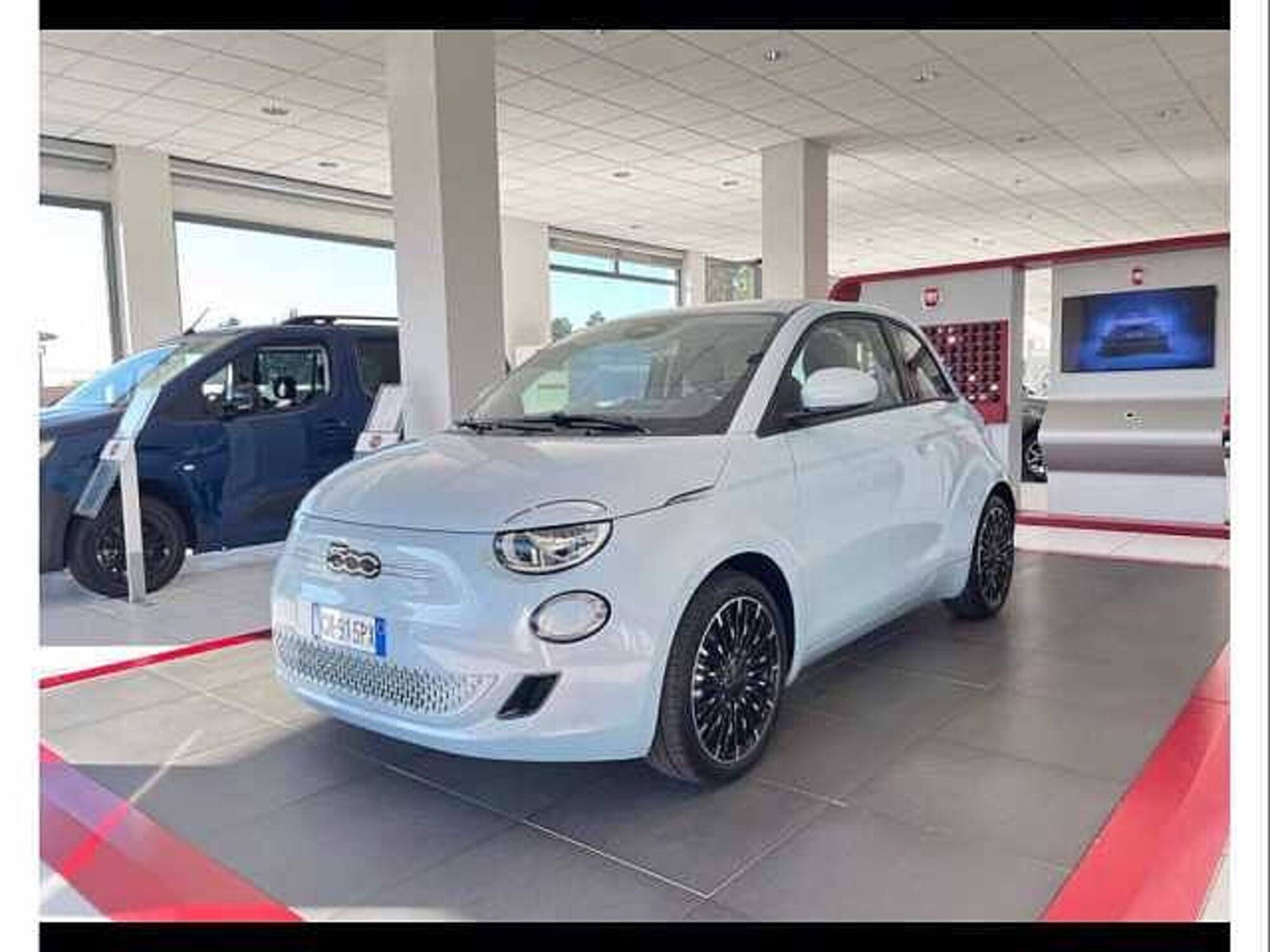 Fiat 500e Icon Berlina 42 kWh  del 2023 usata a Gualdo Tadino