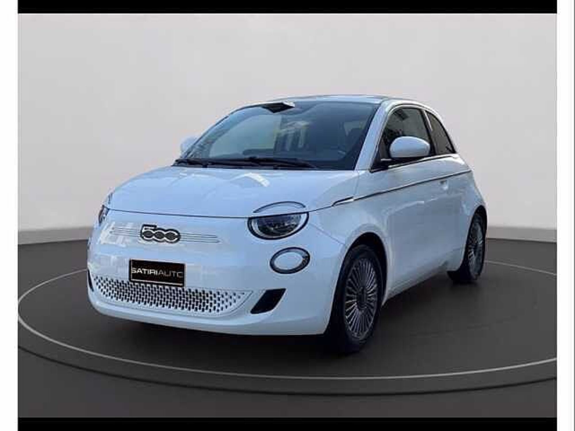 Fiat 500e 23,65 kWh La Prima del 2023 usata a Gualdo Tadino