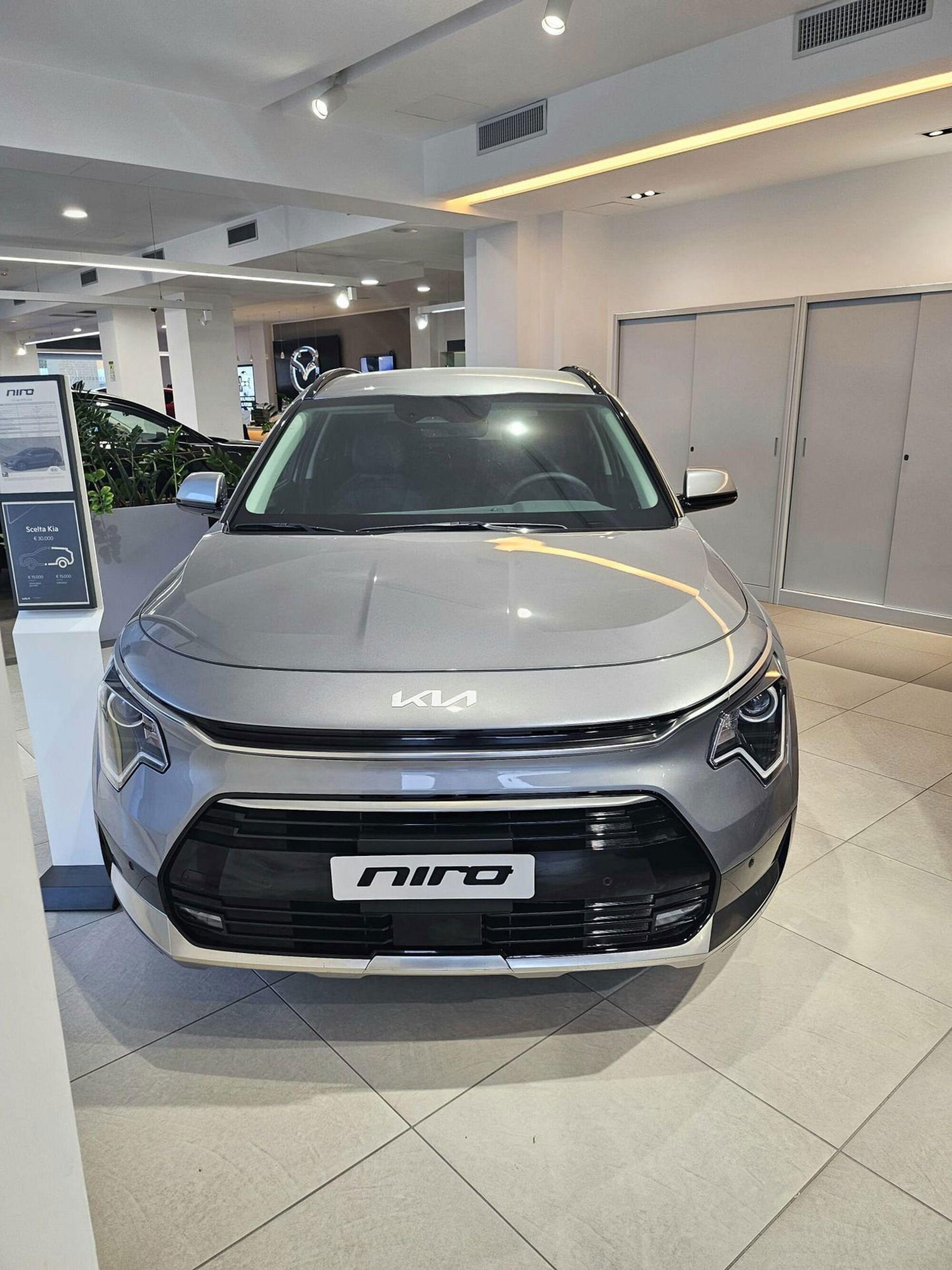 Kia Niro 1.6 GDi DCT HEV Style  nuova a Castellammare di Stabia