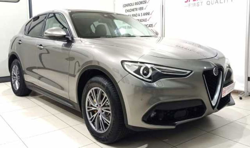 Alfa Romeo Stelvio Stelvio 2.2 Turbodiesel 210 CV AT8 Q4 Executive  del 2017 usata a Maglie