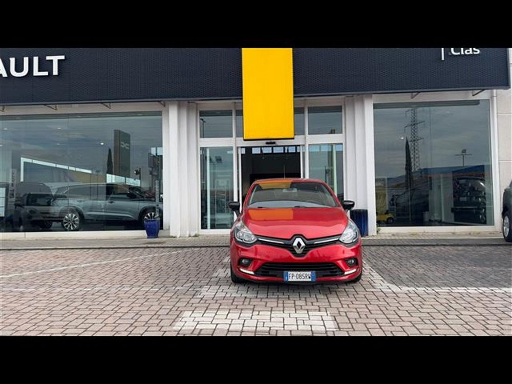 Renault Clio 0.9 TCe 12V 90CV Start&Stop 5 porte Duel del 2018 usata a Livorno (2)