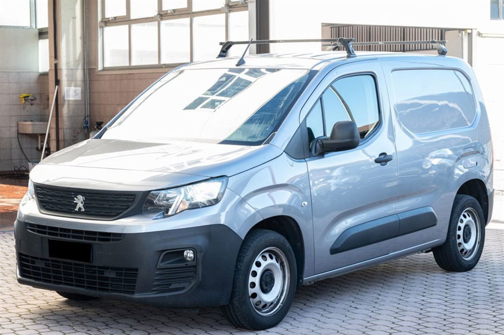 Peugeot Partner Furgone BlueHDi 130 EAT8 S&S PC 1000Kg Furgone Asphalt  del 2019 usata a Cirie'