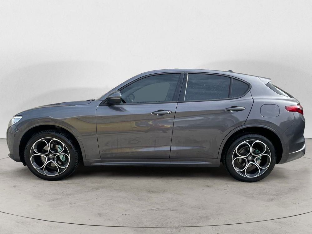 Alfa Romeo Stelvio usata a Salerno (2)