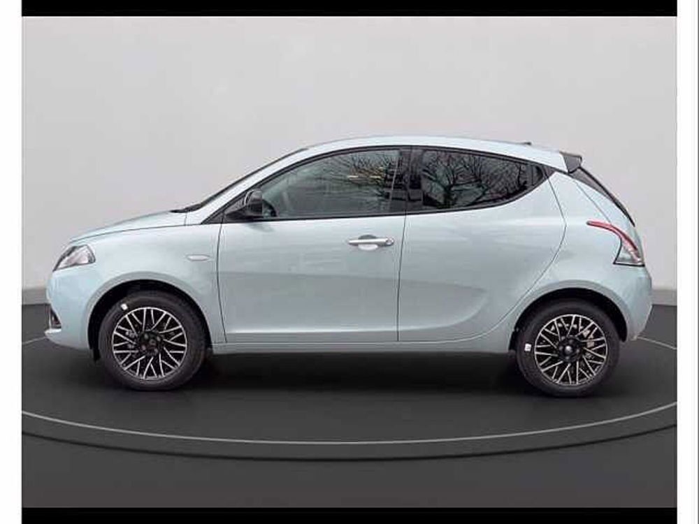 Lancia Ypsilon 1.0 FireFly 5 porte S&S Hybrid Oro nuova a Gualdo Tadino (5)