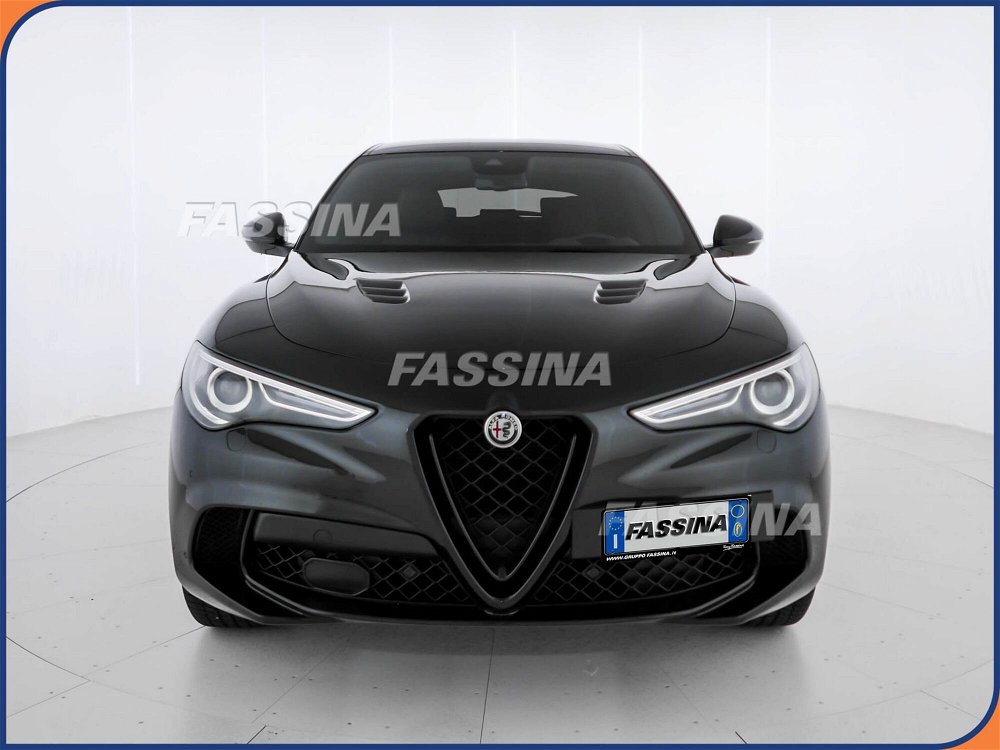 Alfa Romeo Stelvio Stelvio 2.9 Bi-Turbo V6 520 CV AT8 Quadrifoglio del 2023 usata a Milano (2)