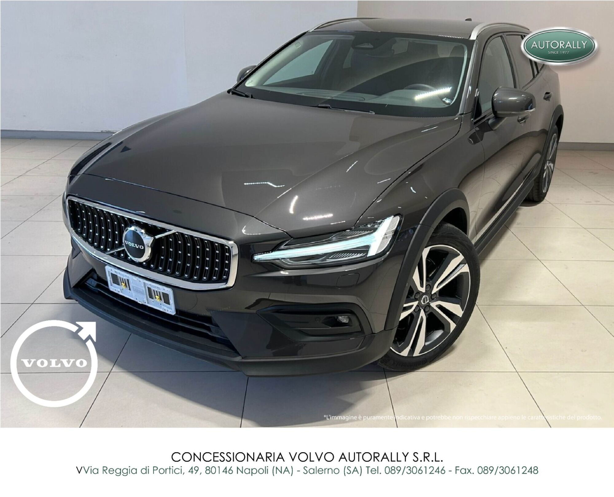 Volvo V60 Cross Country 2.0 b4 Plus awd auto nuova a Napoli