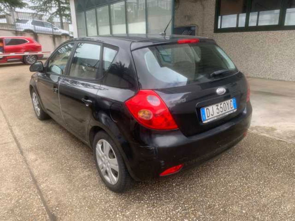 Kia cee'd 1.6 CRDi VGT 115CV 5p. EX  del 2007 usata a Bracciano (5)