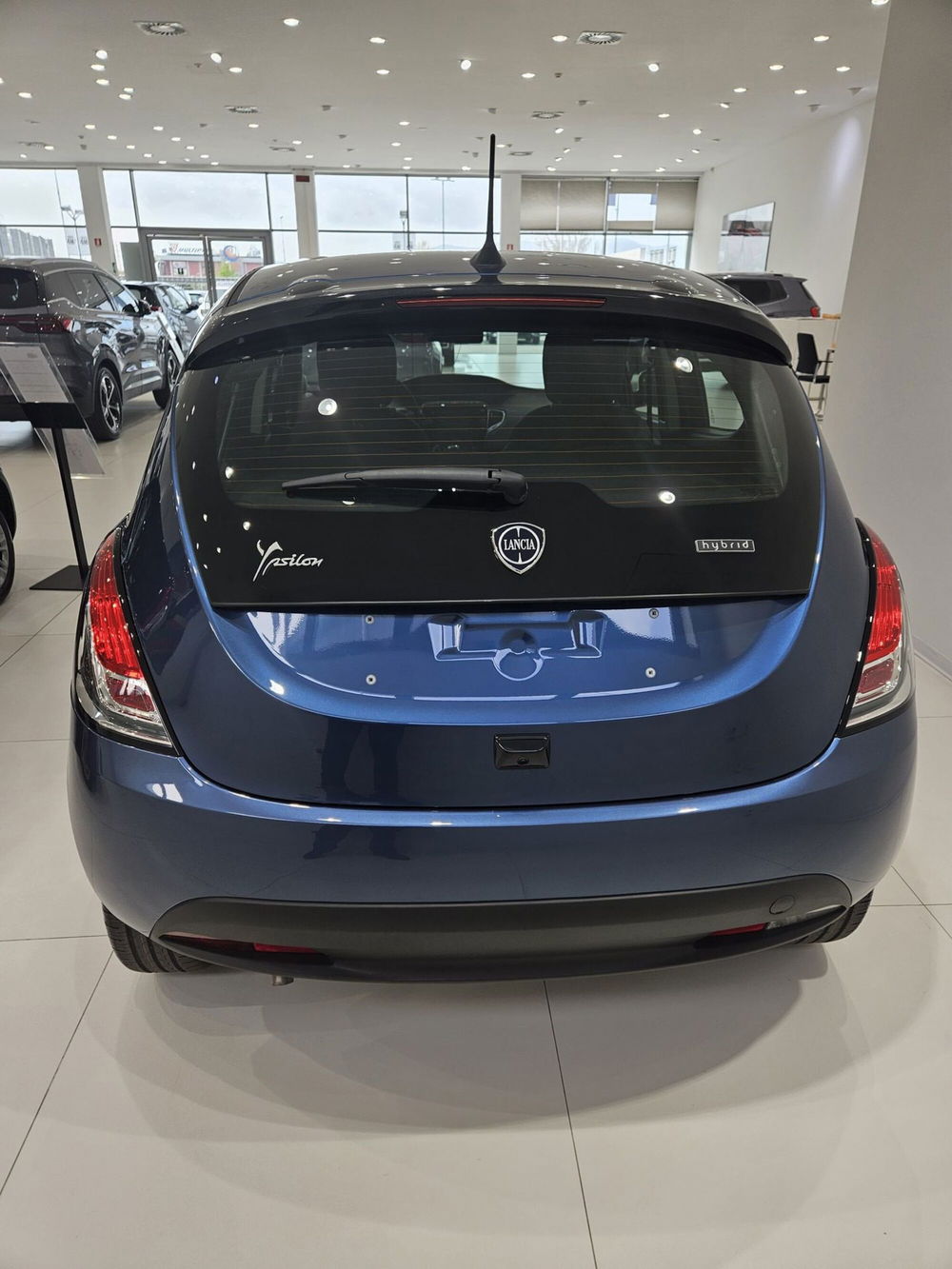 Lancia Ypsilon nuova a Prato (3)