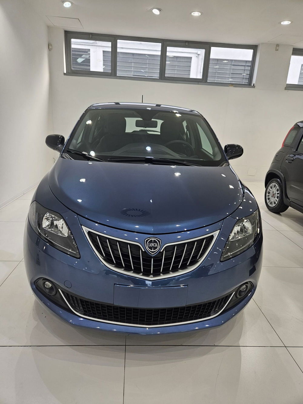 Lancia Ypsilon nuova a Prato (6)