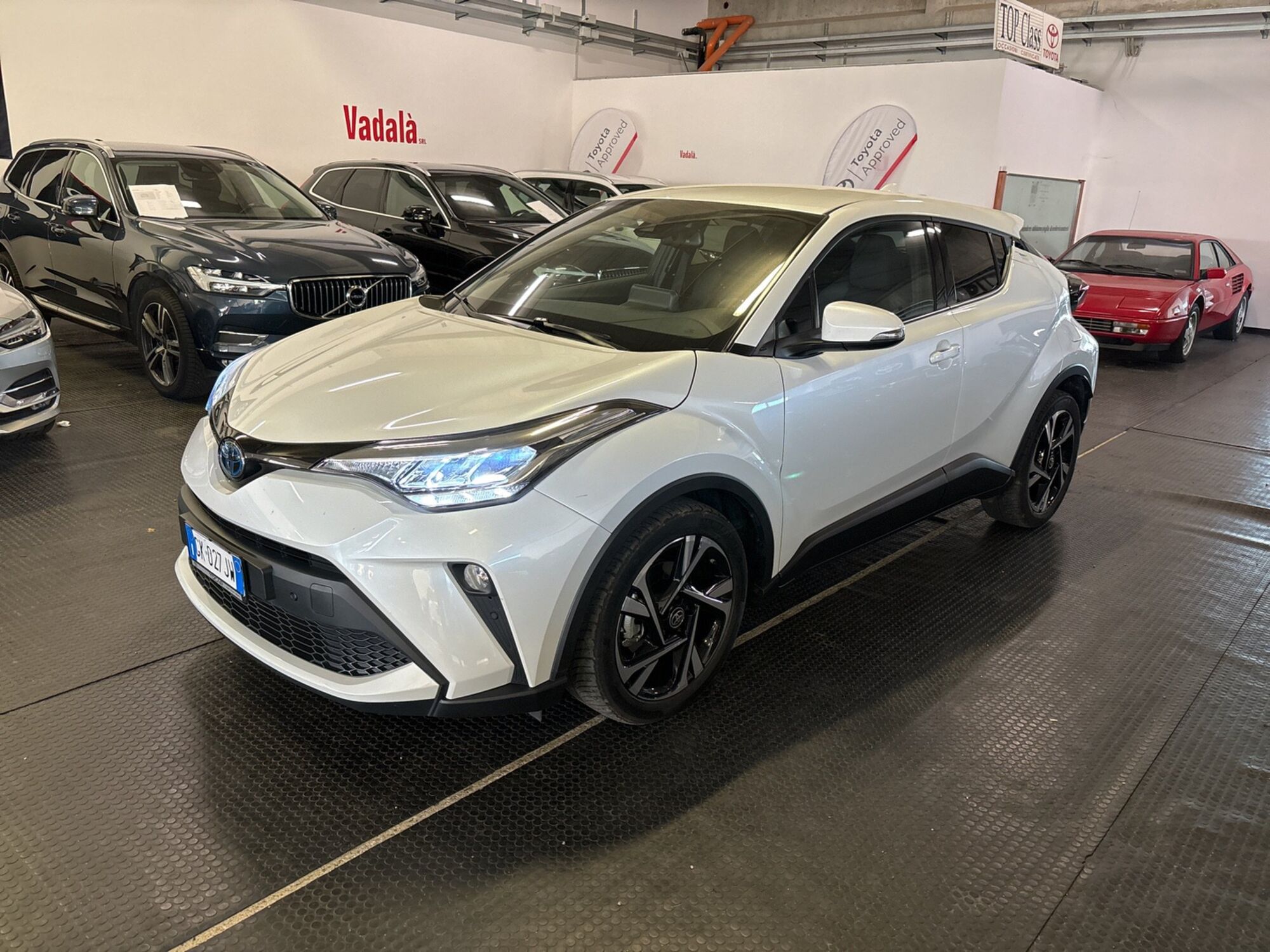 Toyota Toyota C-HR 1.8 Hybrid E-CVT Trend  del 2022 usata a Reggio Calabria