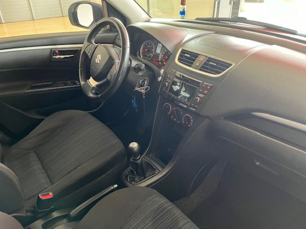 Suzuki Swift usata a Bari (12)