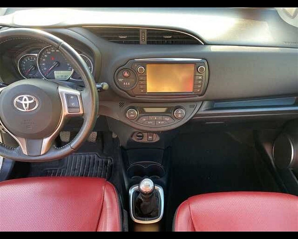 Toyota Yaris 1.0 5 porte  del 2014 usata a Cremona (3)