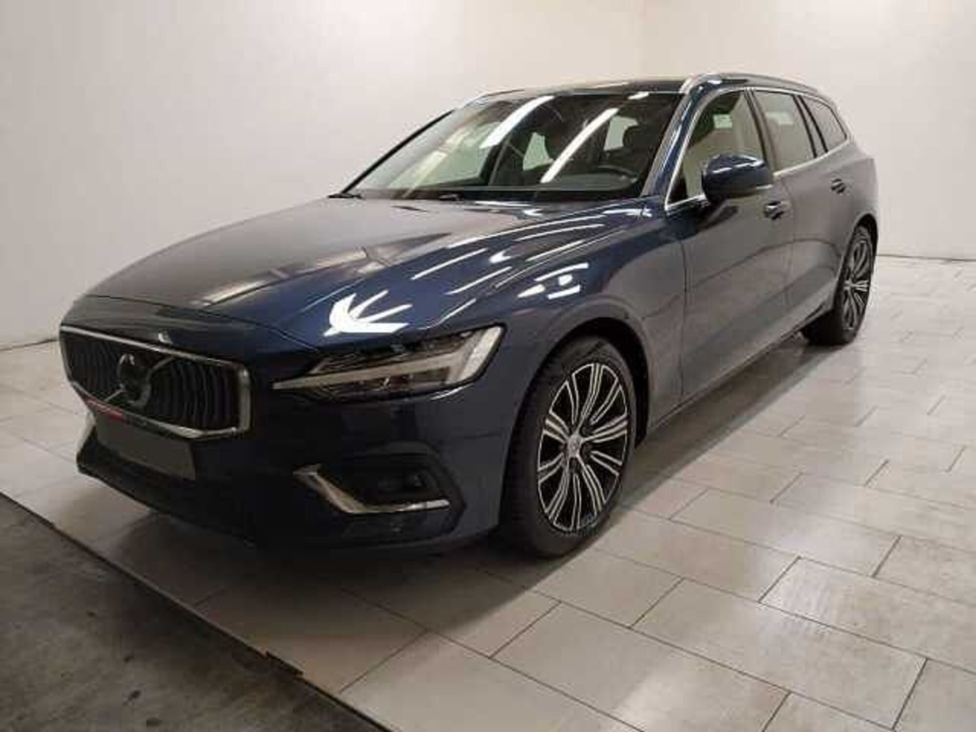 Volvo V60 D4 Geartronic Inscription  del 2019 usata a Cuneo