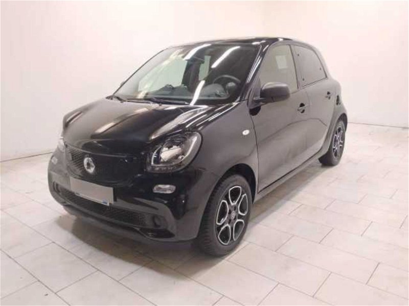 smart forfour forfour EQ Passion Nightsky del 2019 usata a Cuneo