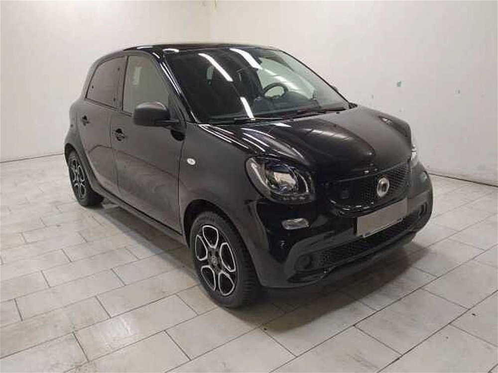 smart forfour forfour EQ Passion Nightsky del 2019 usata a Cuneo (3)