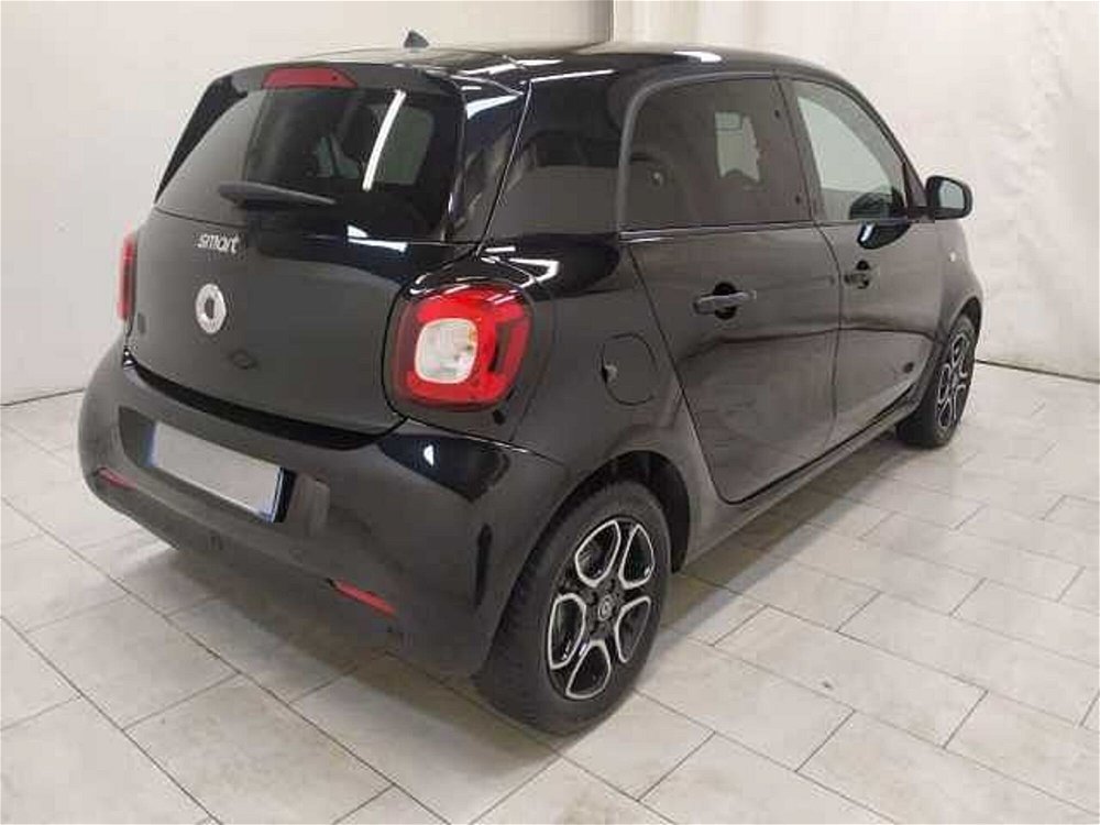 smart forfour forfour EQ Passion Nightsky del 2019 usata a Cuneo (4)