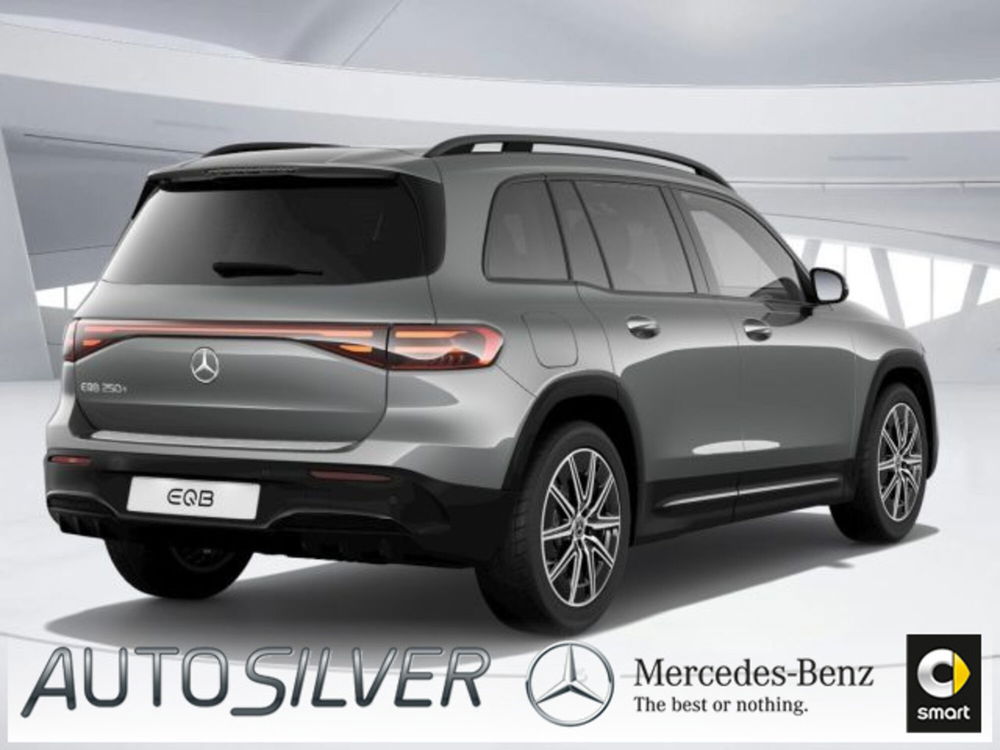 Mercedes-Benz EQB 250+ AMG Line Advanced Plus nuova a Verona (2)