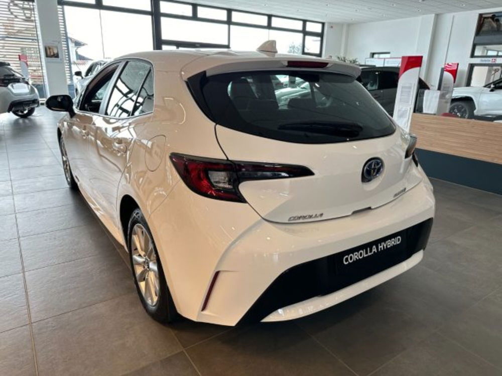 Toyota Corolla 1.8 Hybrid Active  nuova a Cuneo (4)