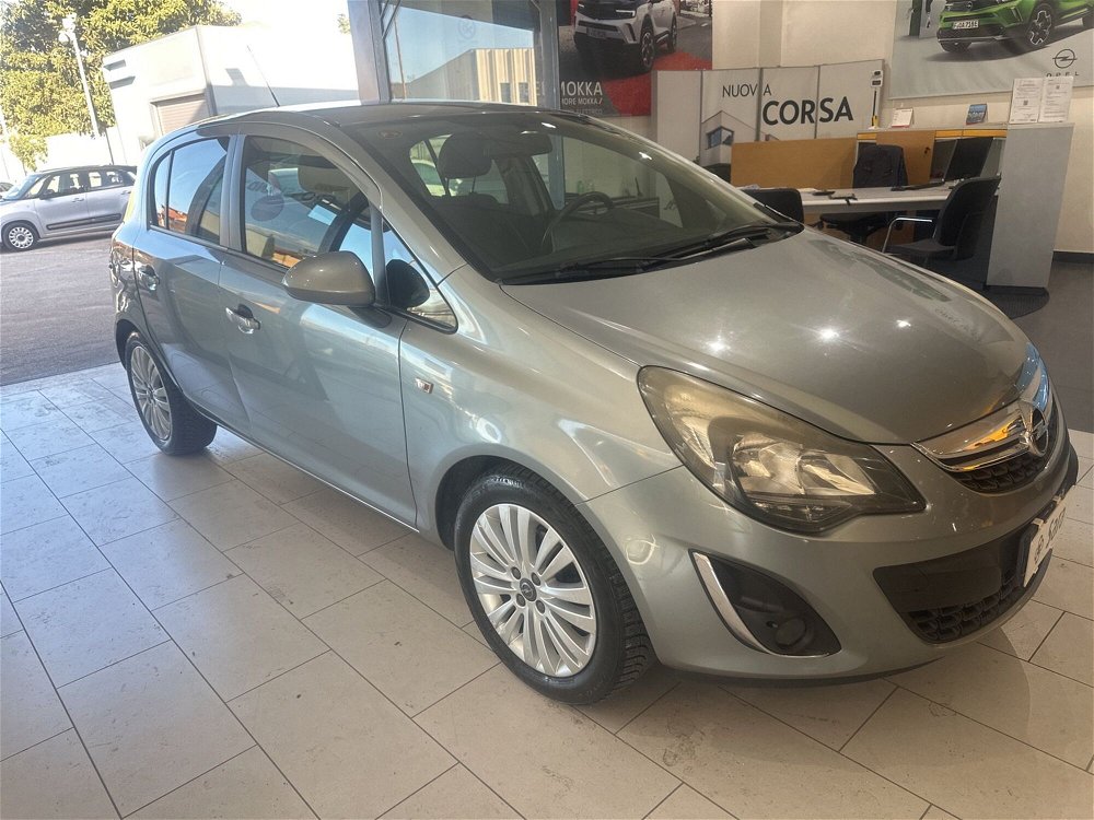 Opel Corsa 1.2 85CV 3 porte GPL-TECH Ecotec del 2014 usata a Benevento (4)