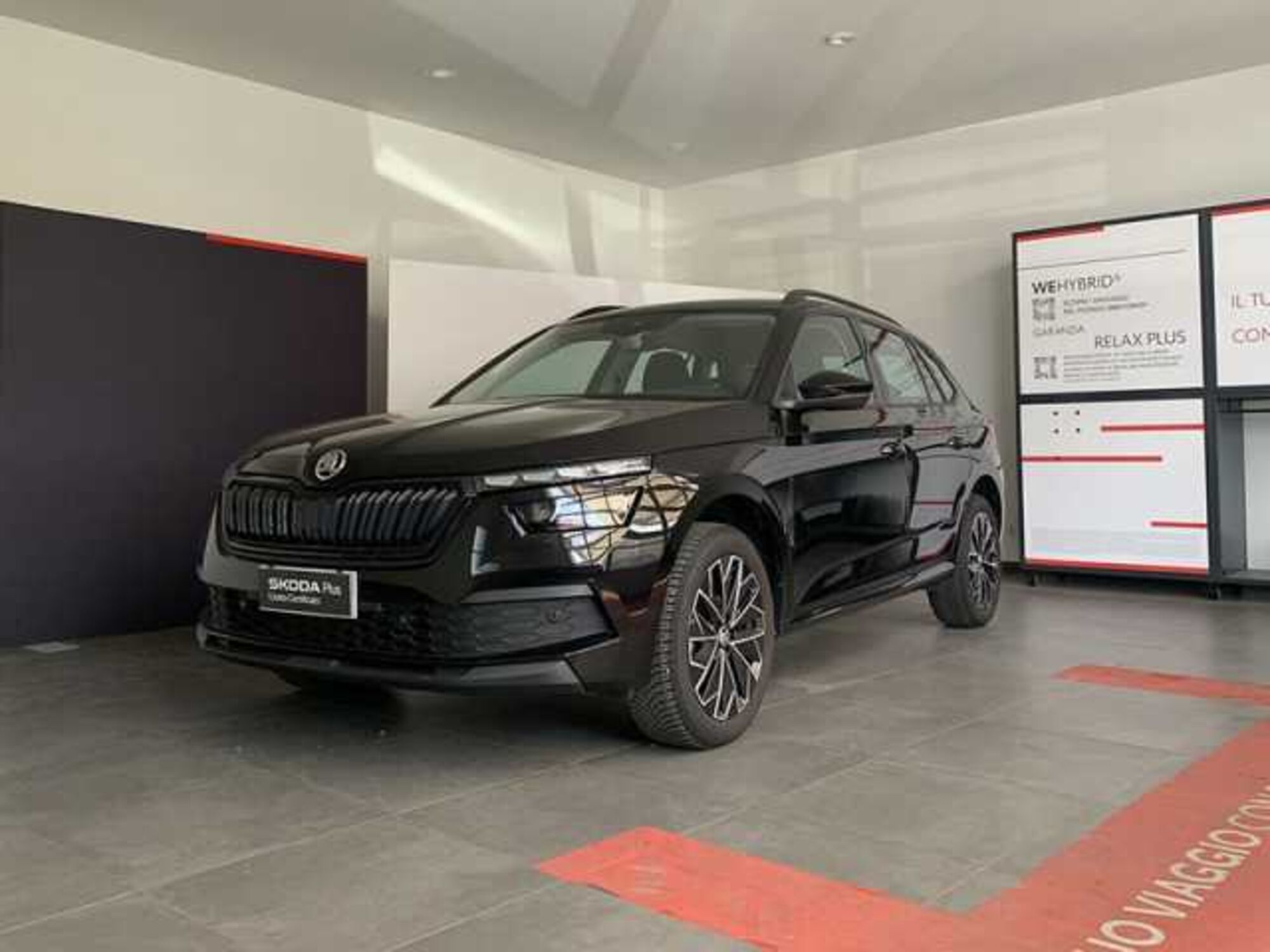 Skoda Kamiq 1.0 tsi Black Dots 95cv del 2023 usata a Rende